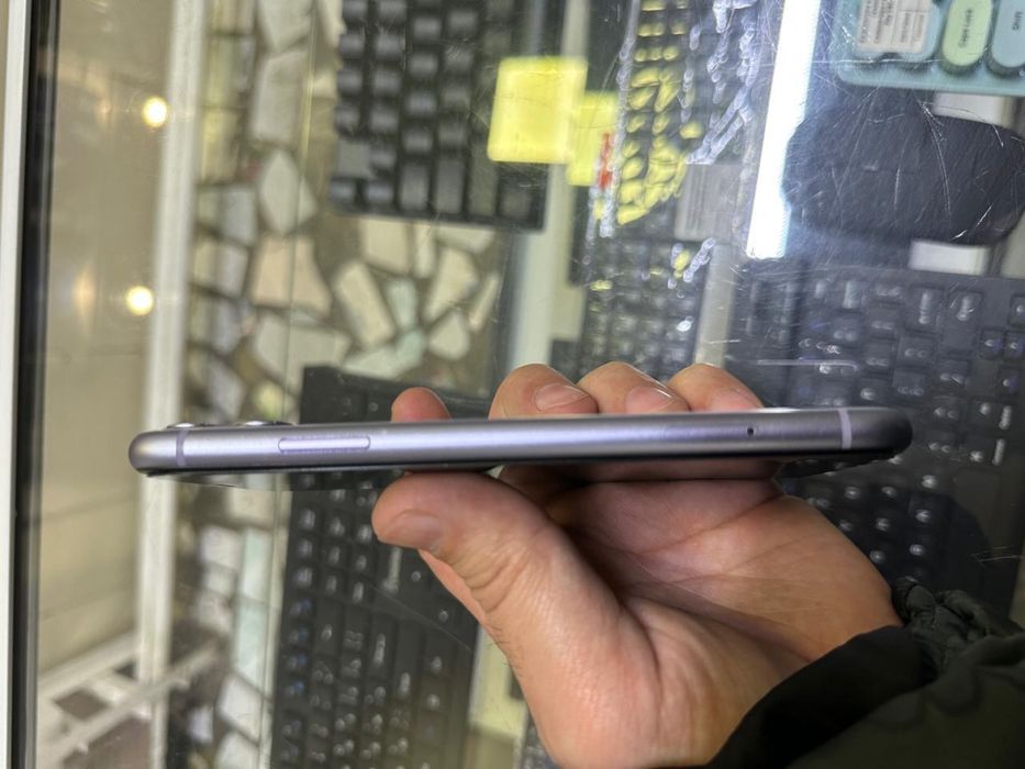 Iphone 11 на 256GB, akb 82%