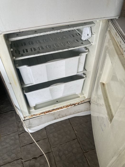 холодильник в рабочем состояний indesit марка