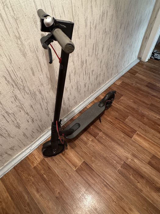 Электросамокат Xiaomi Mi Electric Scooter M365