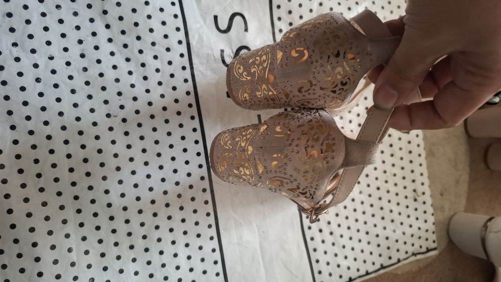 Женская обувь летом