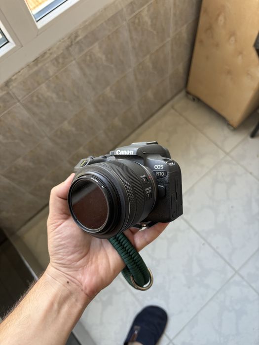 Canon R10 + canon RF35mm