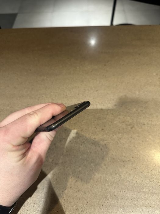 Продам iPhone 8 plus 64g 100%