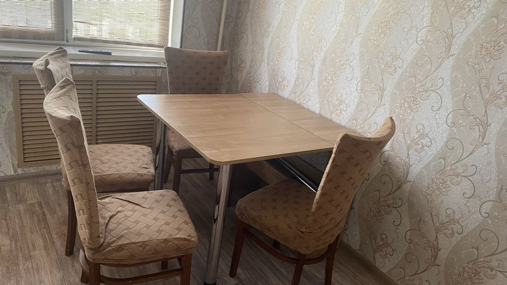 Стол с стулями недорогой