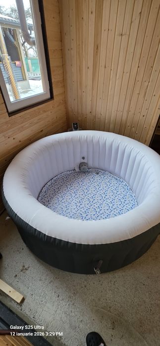Ciubar jacuzzi folosit de cateva ori