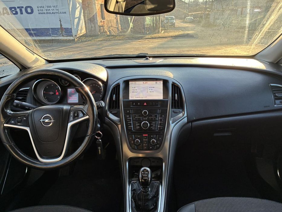 Opel Astra 1.7CDTI 2012г