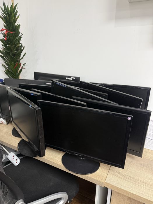 Мониторы 13 шт, по 5.000 тг