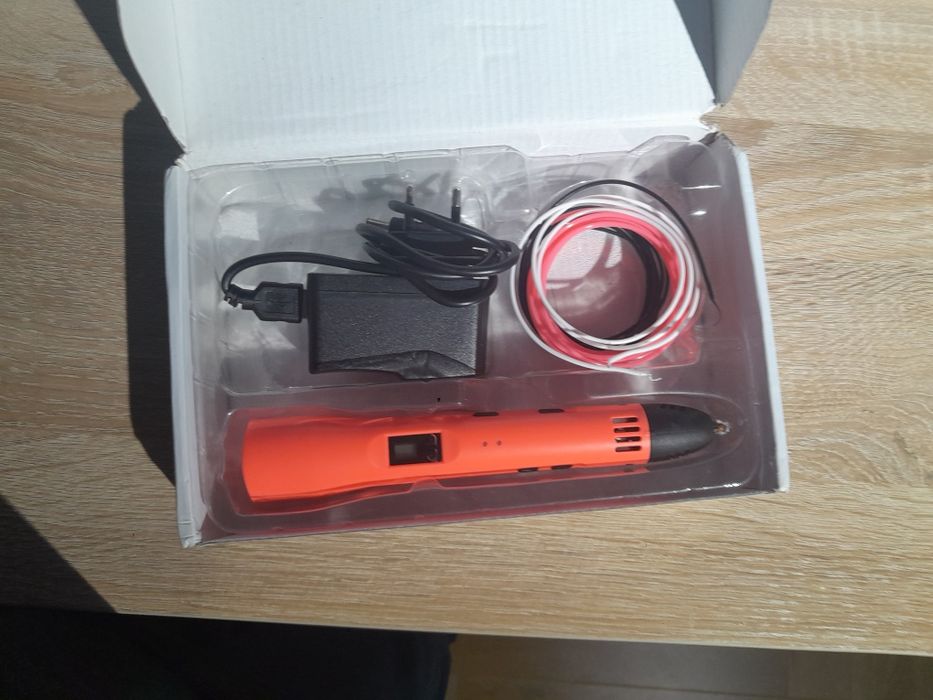 Продаю 3д ручку со стержнями