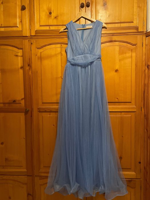 Дълга синя рокля