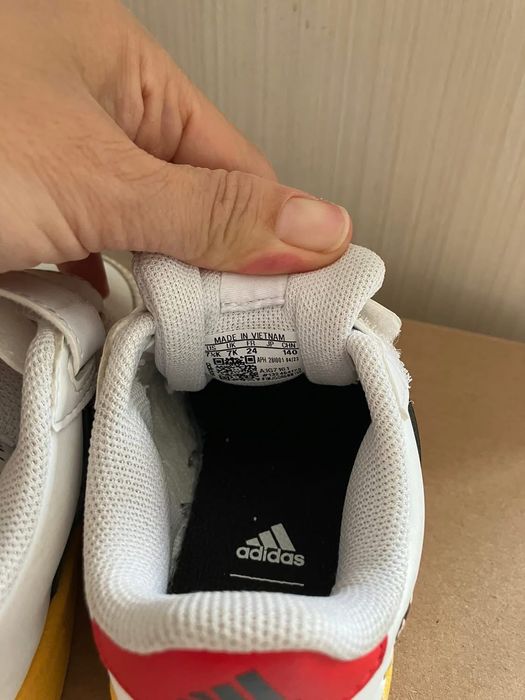 Adidas бебе маратонки