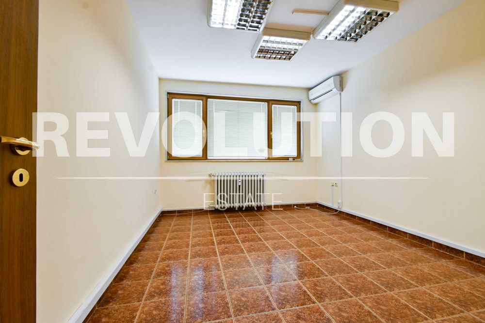 Дава се под наем Тристаен апартамент в София, Център - 90 кв.м за 1200 € - Снимка #5