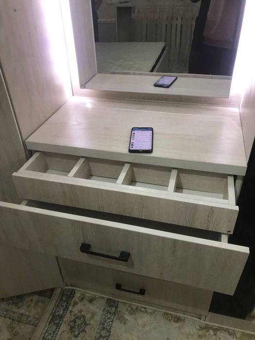 Spalniy mebel sotiladi