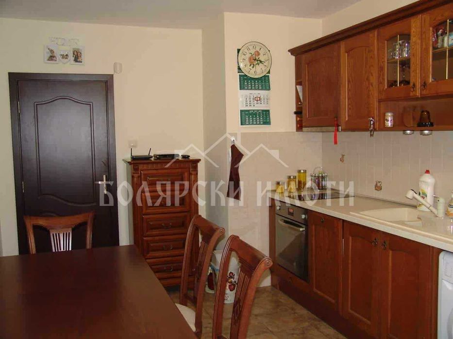 Дава се под наем Тристаен апартамент в Велико Търново, Колю Фичето - 75 кв.м за 448.8 € - Снимка #1