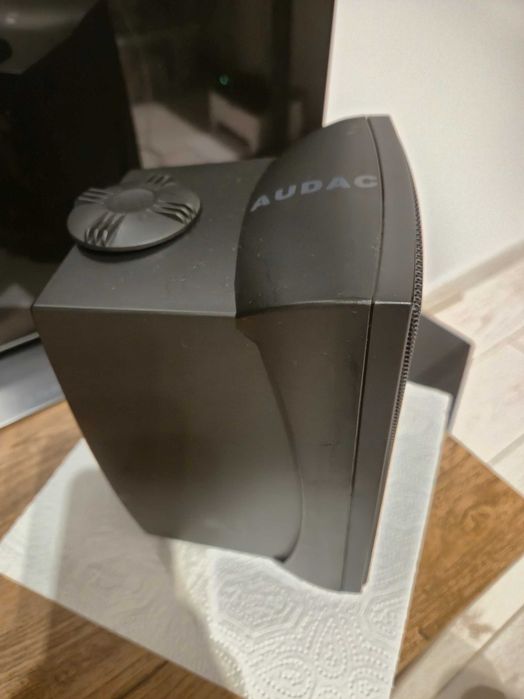 Vand boxa audac pt perete sau pt casa wx502/b
