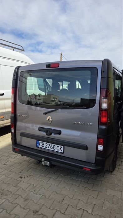 Пътнически бус под наем Автоматик 8 Местен Дълга база  Цена от 59.99€