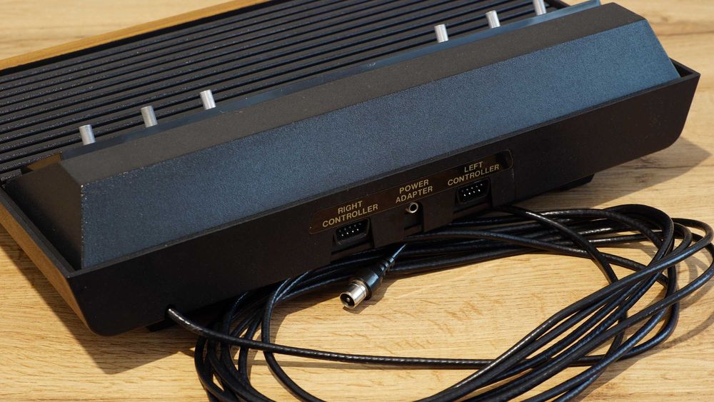 Consola jocuri Atari 2600 "light sixer" - originala
