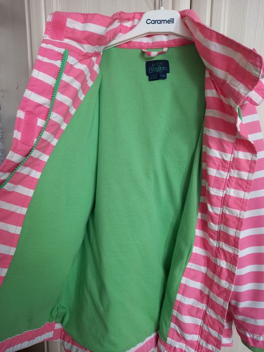 Продам ветровку на девочку.