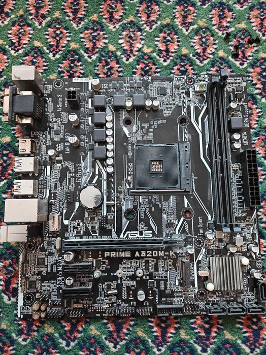 Procesor Ryzen 5 3400G plus placa de baza mini ATI