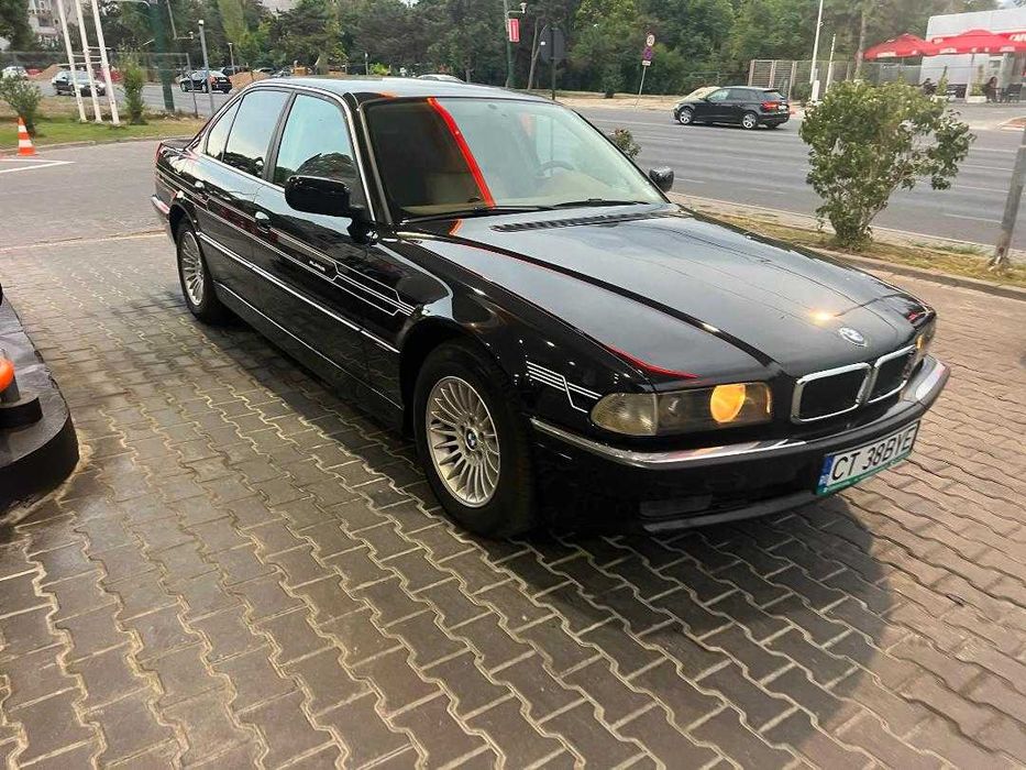 BMW E38 V8 Vehicul istoric