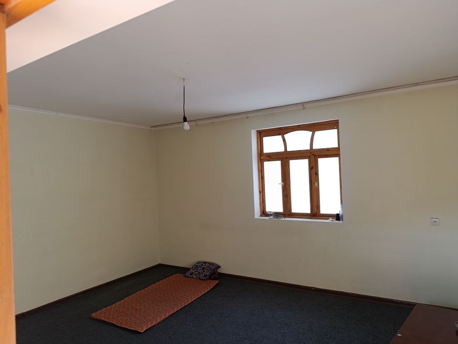 Жумабозор центрда Ховли сотилади