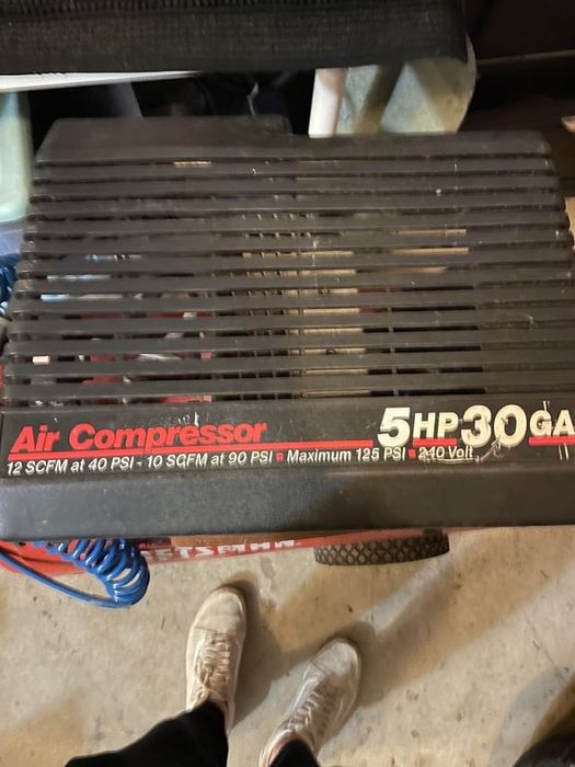 Отдам компрессор