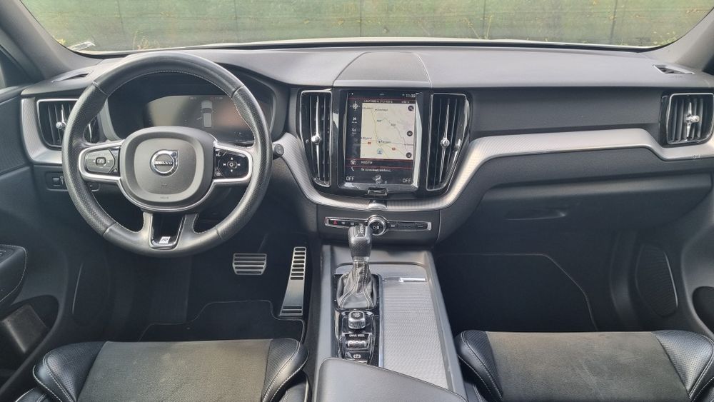 Volvo XC 60  / 2018  / 190 cai  / R - design