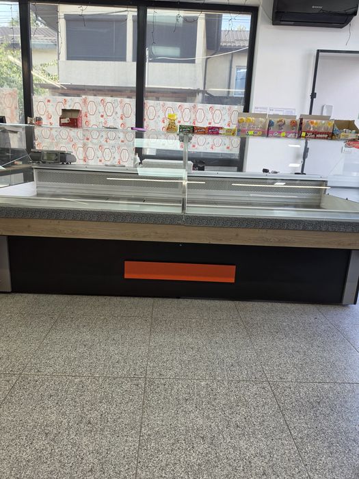 Vitrine carne orizontale geam curbat