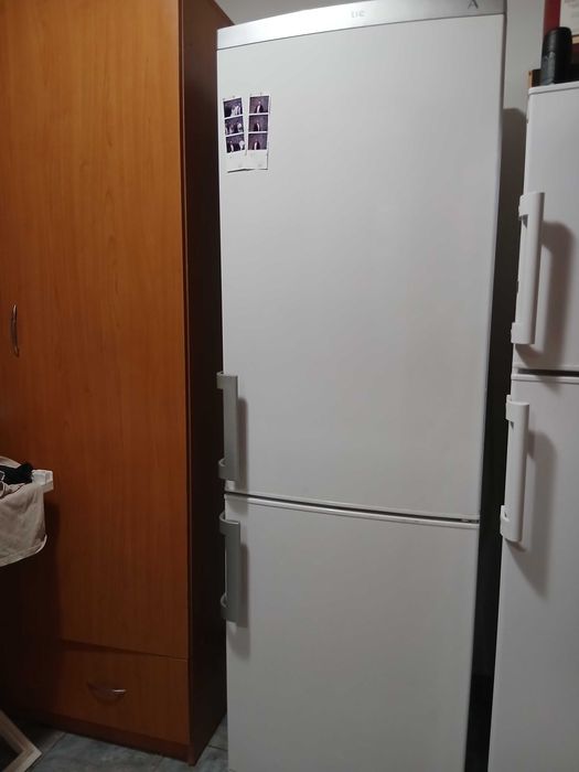 Artic frigider plus congelator