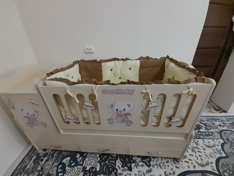 Срочно продаётся детский диван