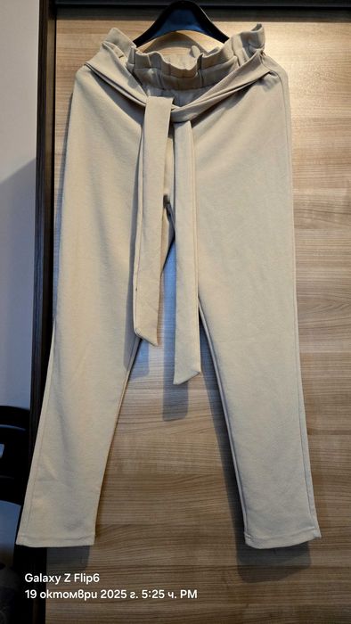 Дамски сет от панталон и якенце