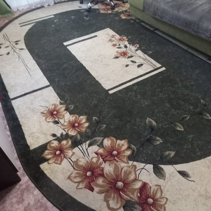 Продам ковер в отличном состоянии