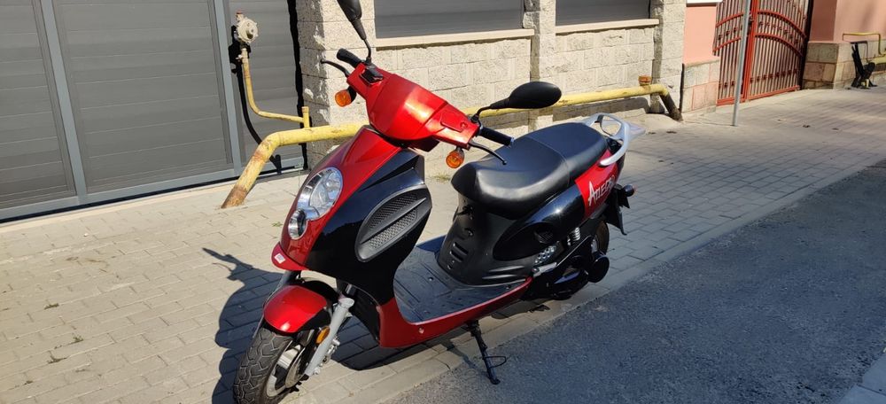 Vand scuter electric