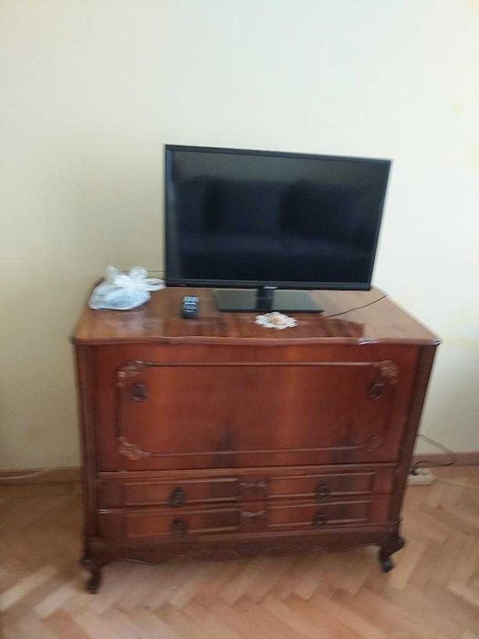 Vand mobila sufragerie " MADRIGAL " lemn stare buna