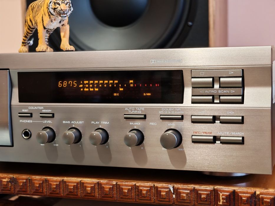 Yamaha KX-393. Tape deck superb. Sunet top. Ca nou. Preț fix !