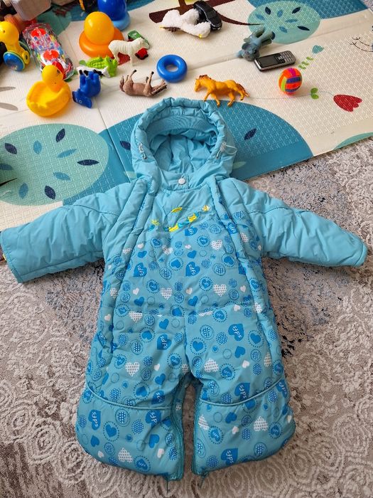 Продам зимний  детский комбинезон трансформер