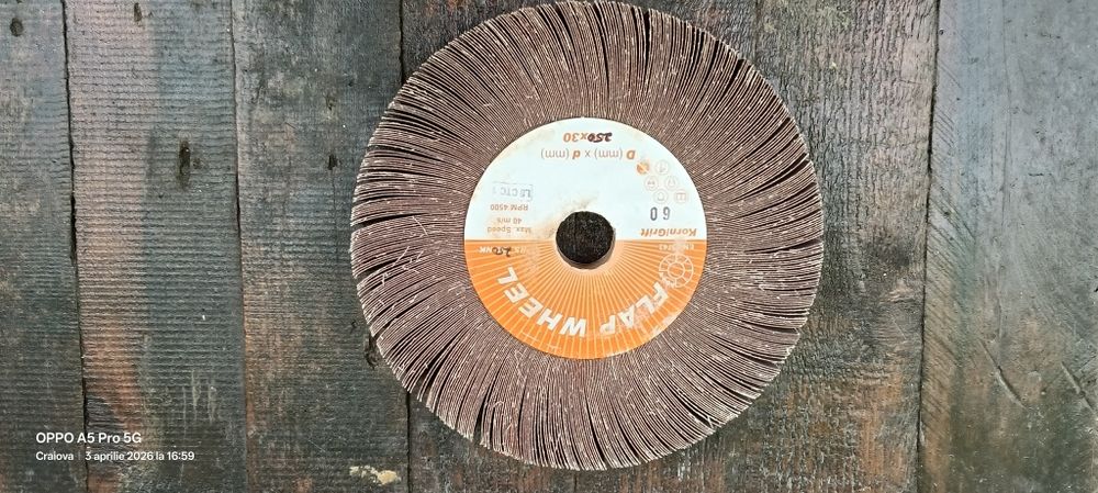 Perie șlefuire lamelata