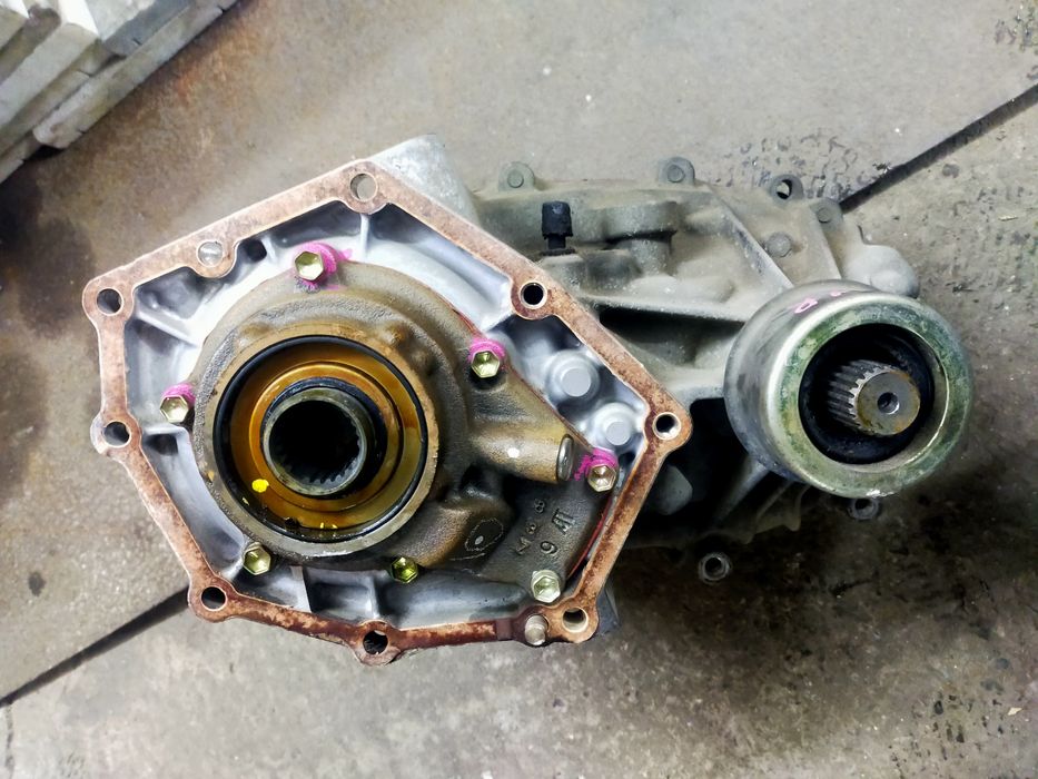 Продам раздатку Тойота