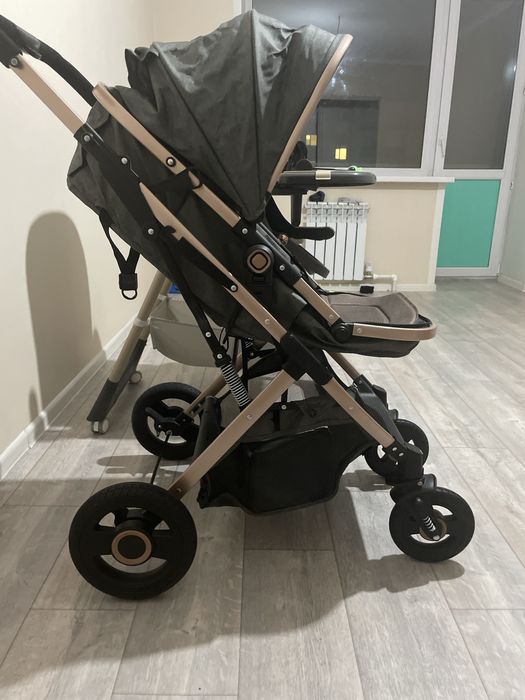 Продам коляску и столик