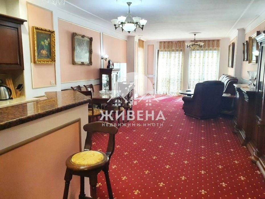 Продава луксозен 3-стаен апартамент, к.к.Слънчев ден, първа линия