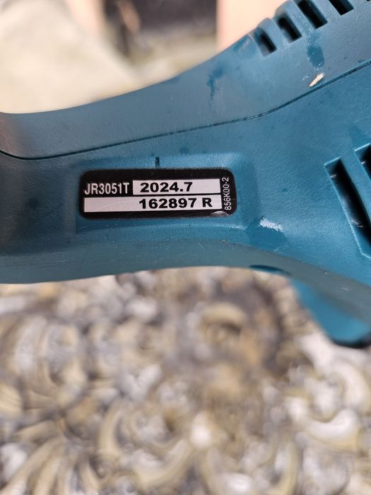 Fierăstrău makita JR3051T