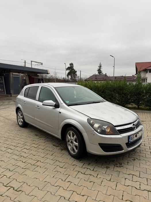 Opel Astra H hatchback 1.9 diesel / Cititi anuntul