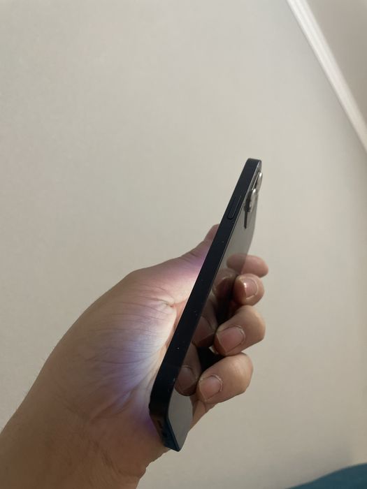 Продаю айфон 12 128гб