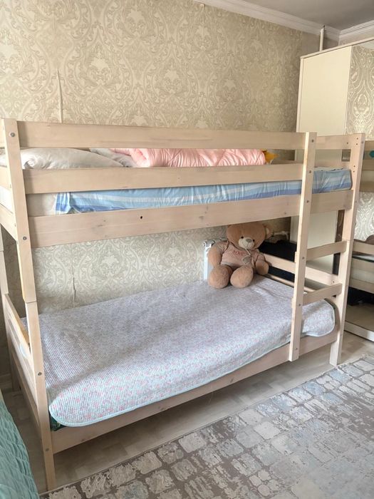 Продаю кровать двухяросную, в хорошем состоянии, самовывоз