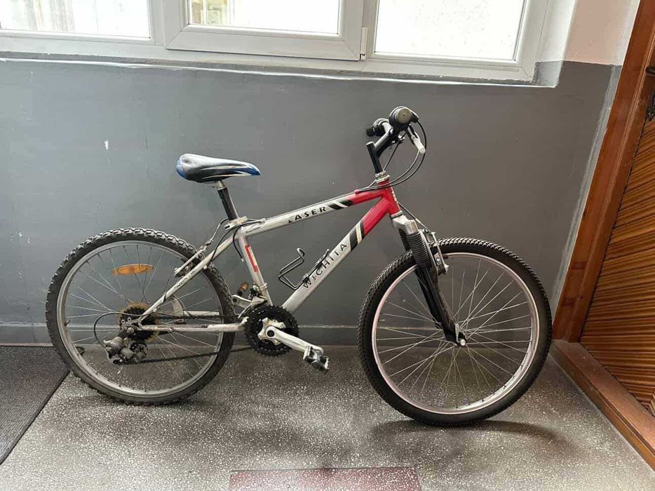 Vând două biciclete la preț super.