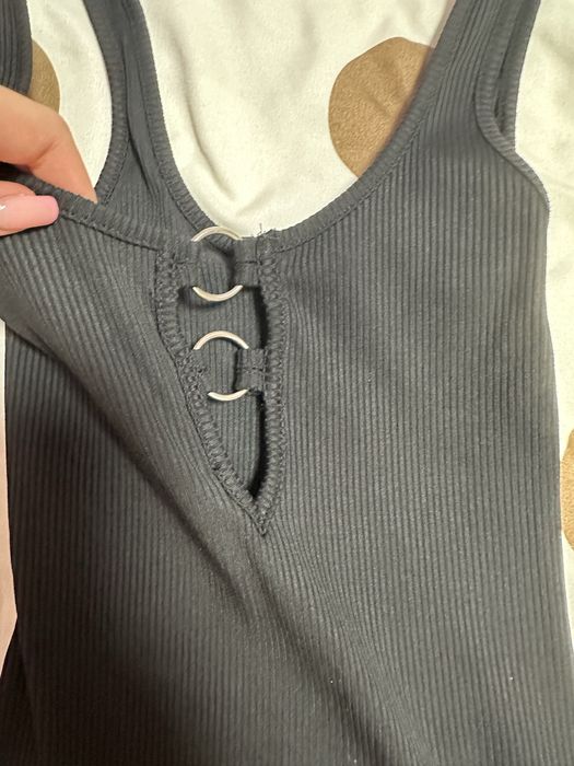 Уникална дълга рокля,с метален детайл