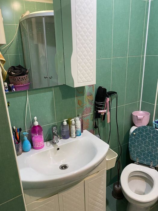 Продается частный дом в 10 мкр 300 м2