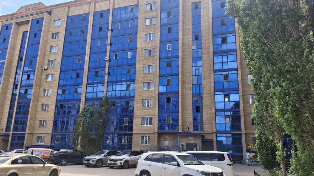 Ақтөбе қаласы, Нұр Сити 2 мөлтек ауданынан тоғыз қабатты үйдің бесінші