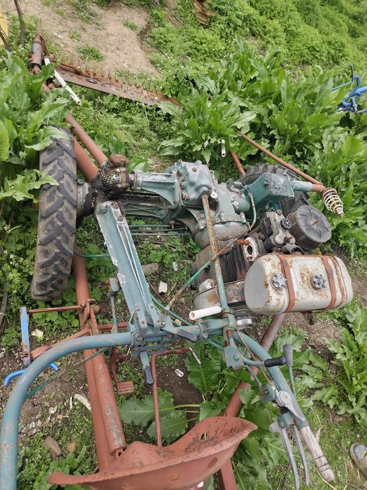 Vând motocultor și motocoasa