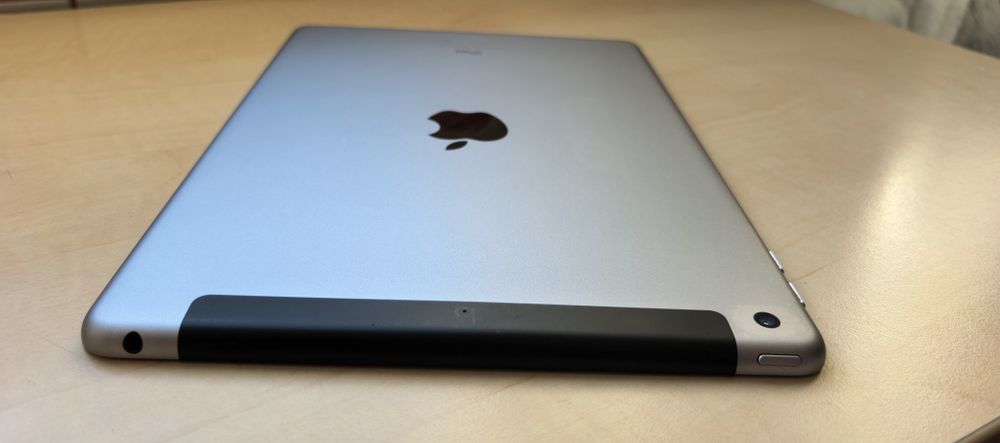 Apple Ipad Gen 6_32GB_Sim 4G_ca NOUA (10 din 10) - Folosita f rar