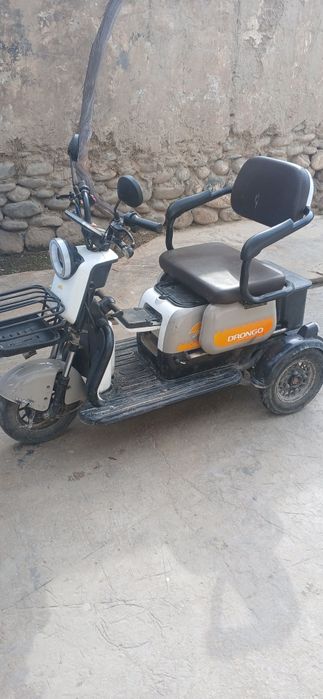 Мото скутер сотилади