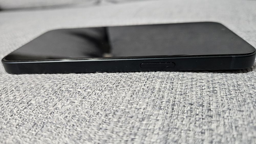 iPhone 13, ca nou, 256gb, proprietar de nou, factură, 3 huse in preț